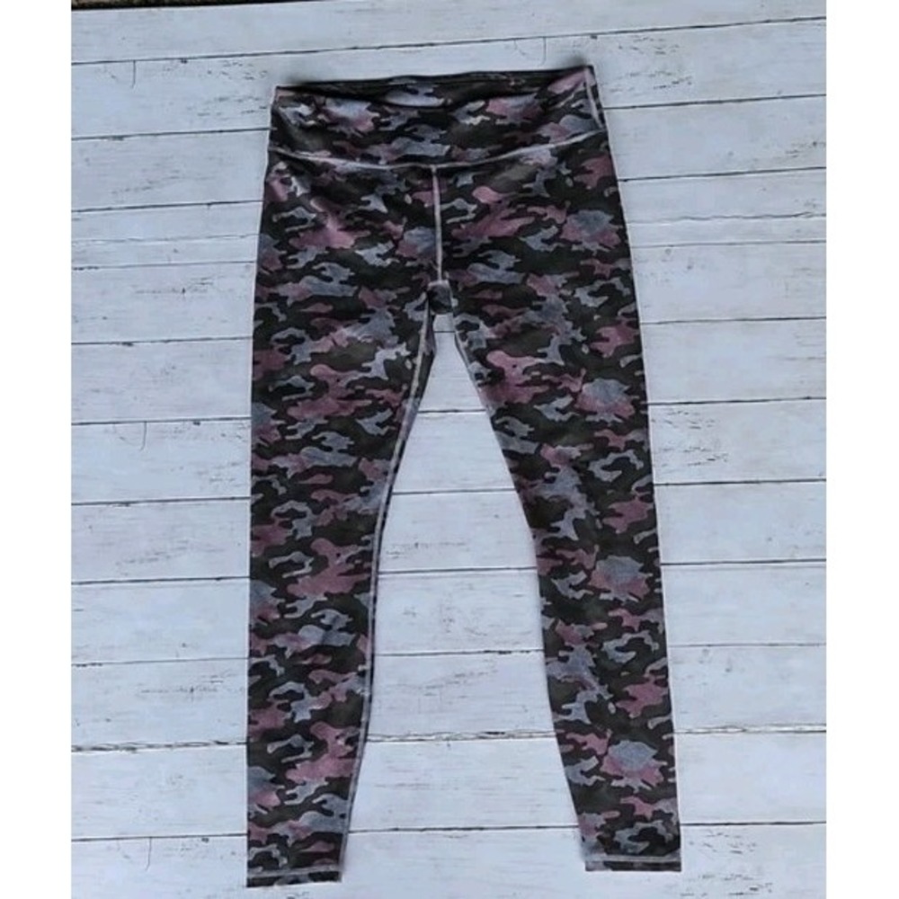 Fabletics Camo Leggings Size Medium